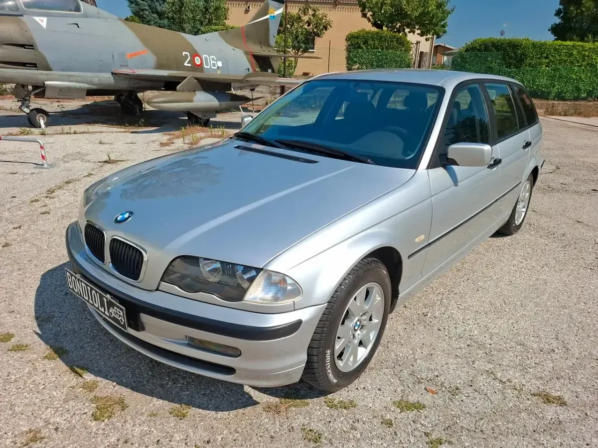 Usata BMW 318 118 CV (86 kW) 2000 Argento Station wagon