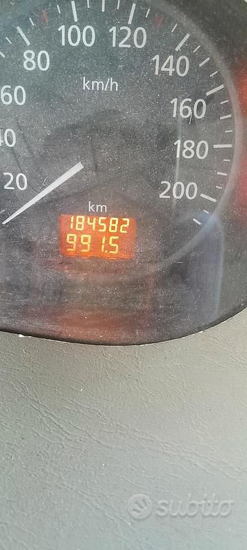 Usata Renault Trafic 2003 Verde Monovolume