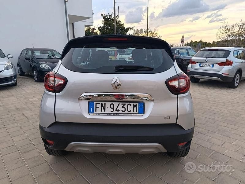 Usata Renault Captur 90 CV (66 kW) 2018 Argento SUV