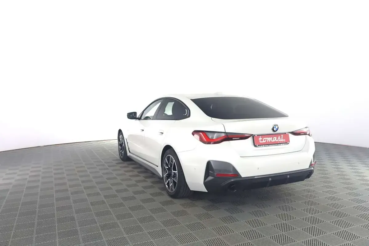 Usata BMW 420 M Sport 190 CV (139 kW) 2023 Mineral white Berlina