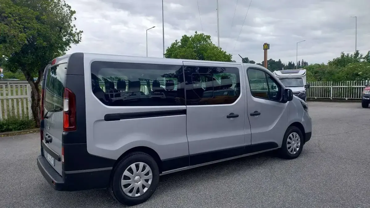 Usata Nissan Primastar N-Connecta 150 CV (110 kW) 2025 Argento Monovolume