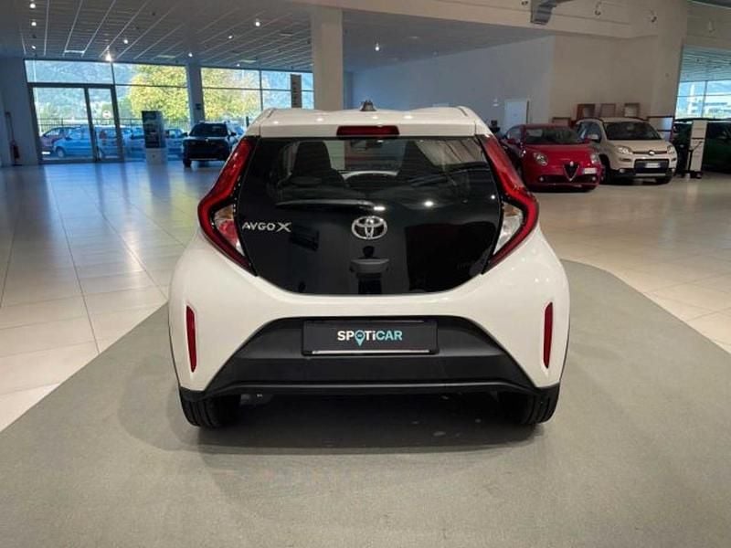 Usata Toyota Aygo X Active 72 CV (52 kW) 2022 Bianco SUV