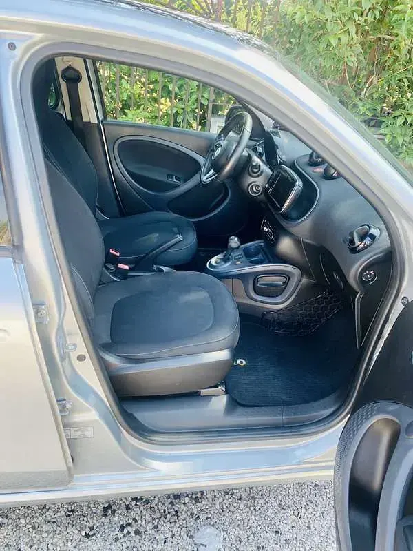 Usata Smart ForFour 71 CV (52 kW) 2018 Utilitaria