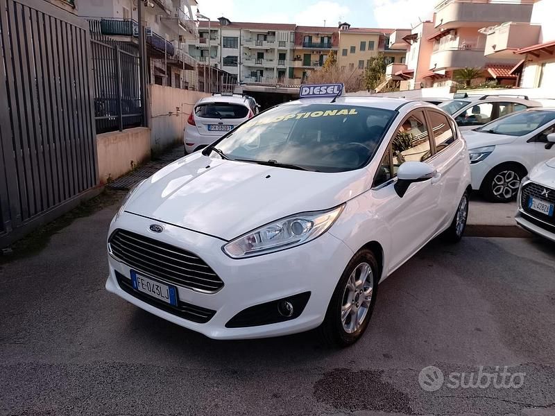 Usata Ford Fiesta Titanium 75 CV (55 kW) 2016 Bianco Berlina