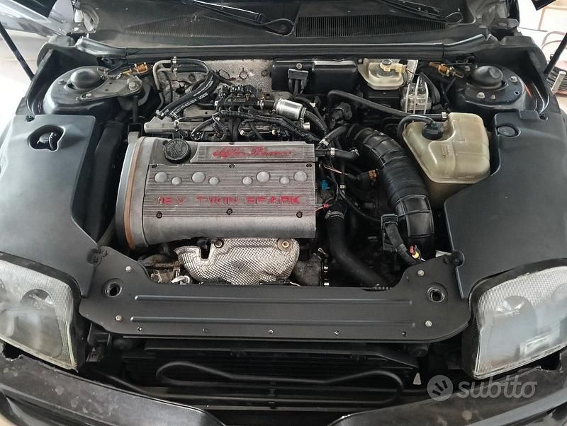 Usata Alfa Romeo Spider 150 CV (110 kW) 1996 Nero Cabrio