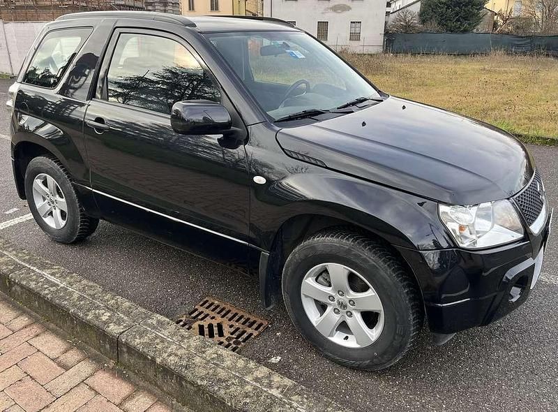 Usata Suzuki Grand Vitara 106 CV (77 kW) 2006 Nero SUV