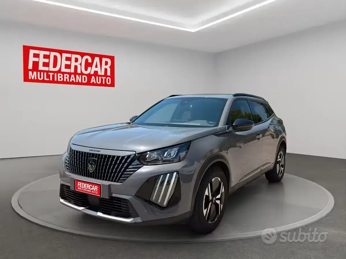 Usata Peugeot 2008 Allure 100 CV (73 kW) 2024 Grigio SUV