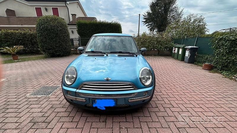 Blu/azzurro Usata 2004 Mini One D Due volumi | 1800 € (Ottimo prezzo) - Immagine 1/4