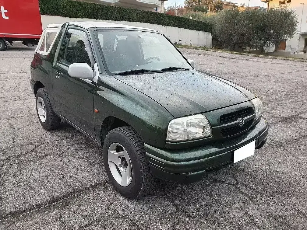 Usata Suzuki Grand Vitara 94 CV (69 kW) 2000 Cabrio