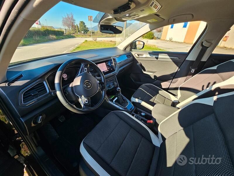 Usata VW T-Roc 116 CV (85 kW) 2021 Nero SUV