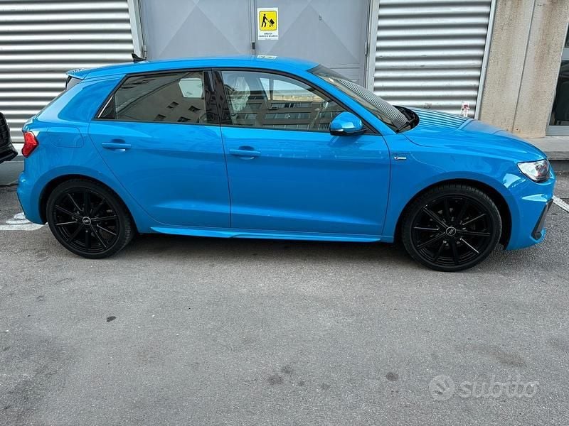 Blu Usata 2021 Audi A1 S-Line Tre volumi | 22.500 € (Buon prezzo) - Immagine 1/4