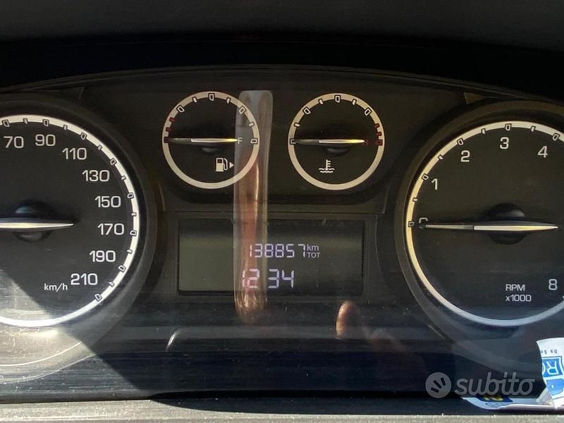 Usata Lancia Ypsilon 69 CV (50 kW) 2014 Nero Utilitaria