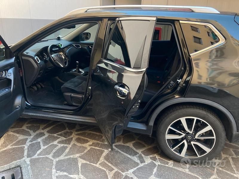 Usata Nissan X-Trail 131 CV (96 kW) 2015 Marrone SUV
