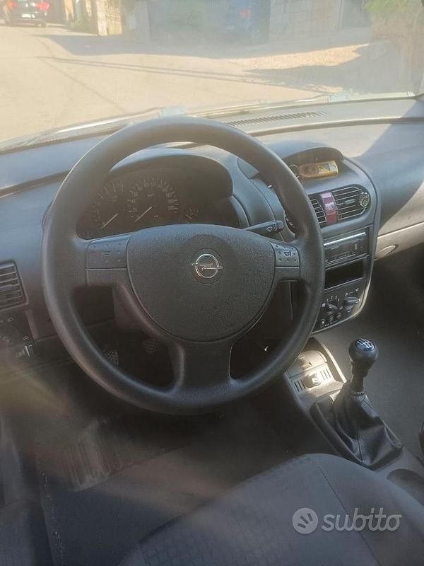 Usata Opel Corsa 58 CV (42 kW) 2002 Grigio Utilitaria