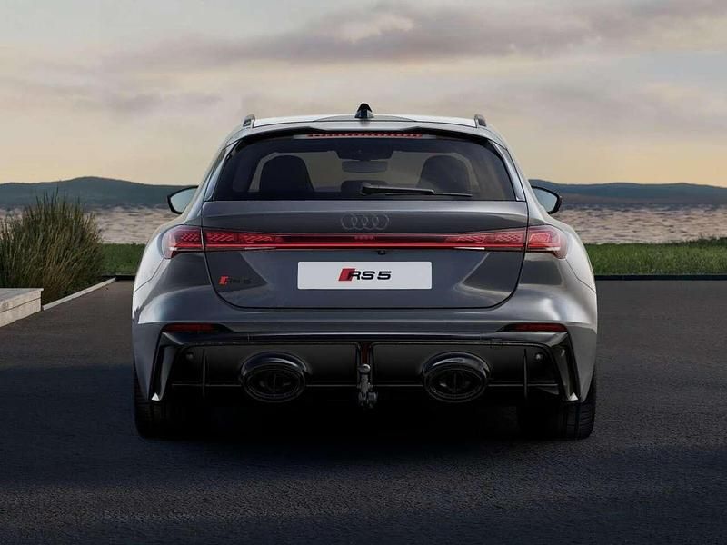 Usata Audi RS5 Performance 639 CV (469 kW) 2026 Grigio magnete Station wagon