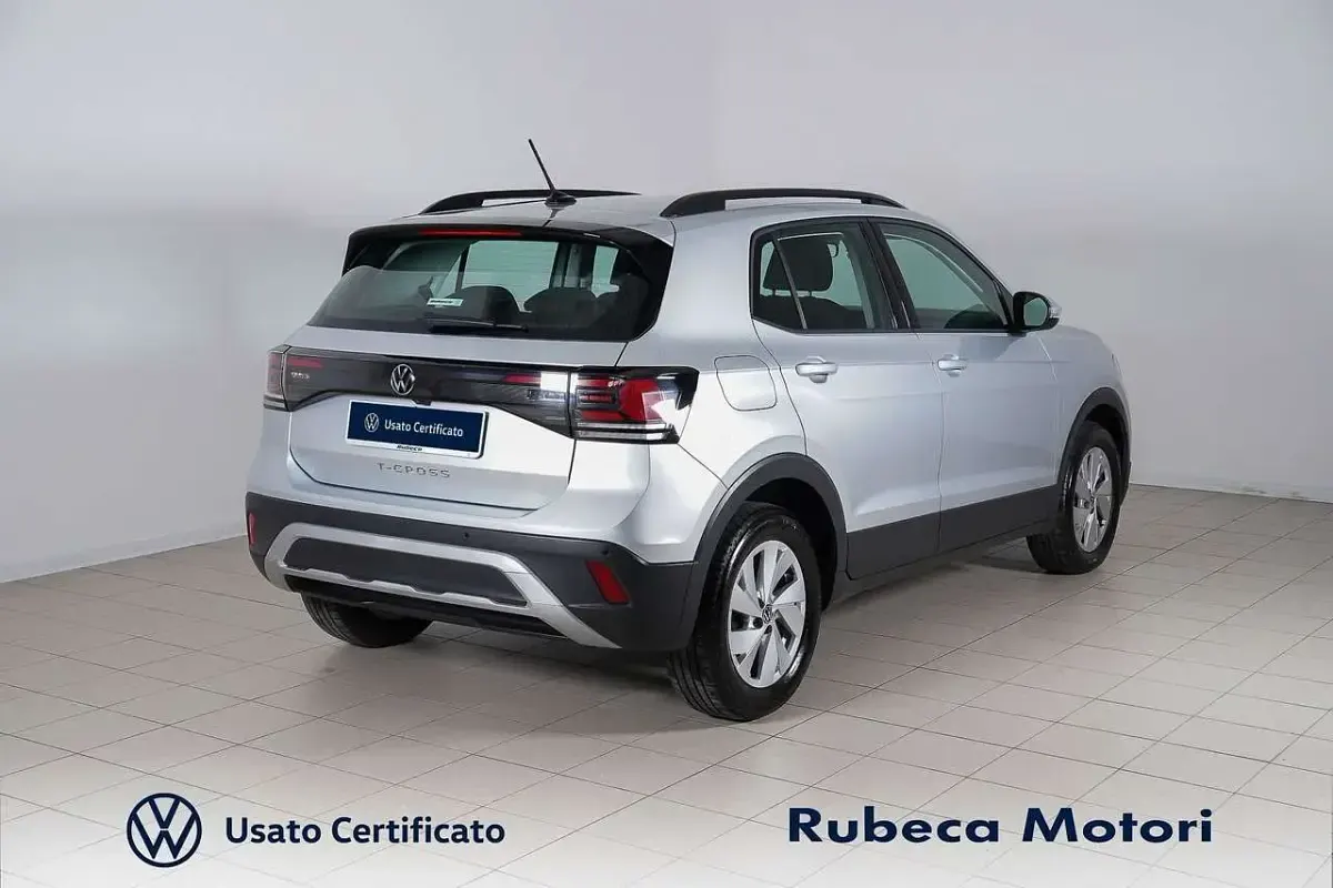 Usado VW T-Cross Life 116 CV (85 kW) 2024 Plateado SUV