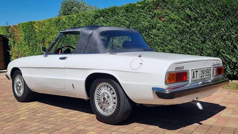 Usata Alfa Romeo Spider Veloce 131 CV (96 kW) 1973 Bianco Cabrio