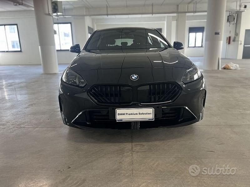 Usata BMW 120 Performance 163 CV (119 kW) 2025 Nero Utilitaria