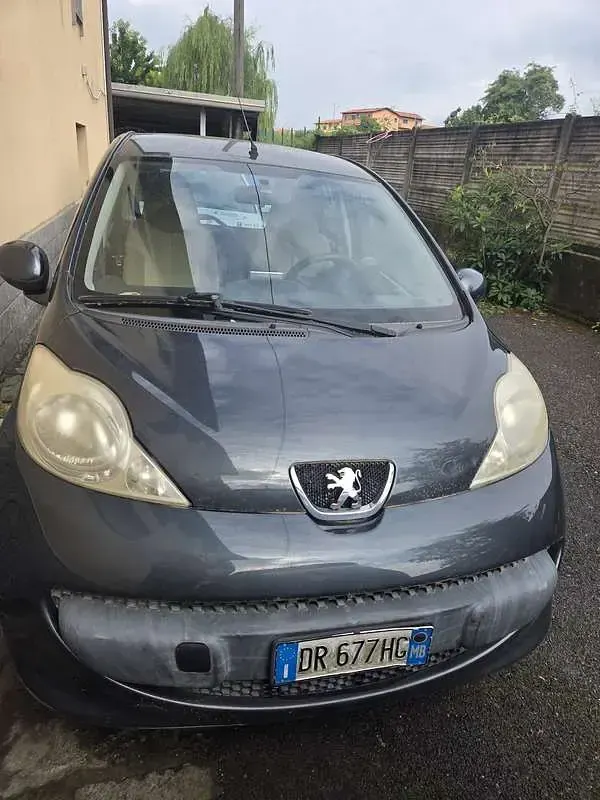 Usata Peugeot 107 68 CV (50 kW) 2008 Utilitaria