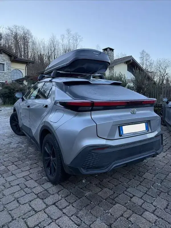 Second-hand Toyota C-HR Trend 116 CP (85 kW) 2024 SUV