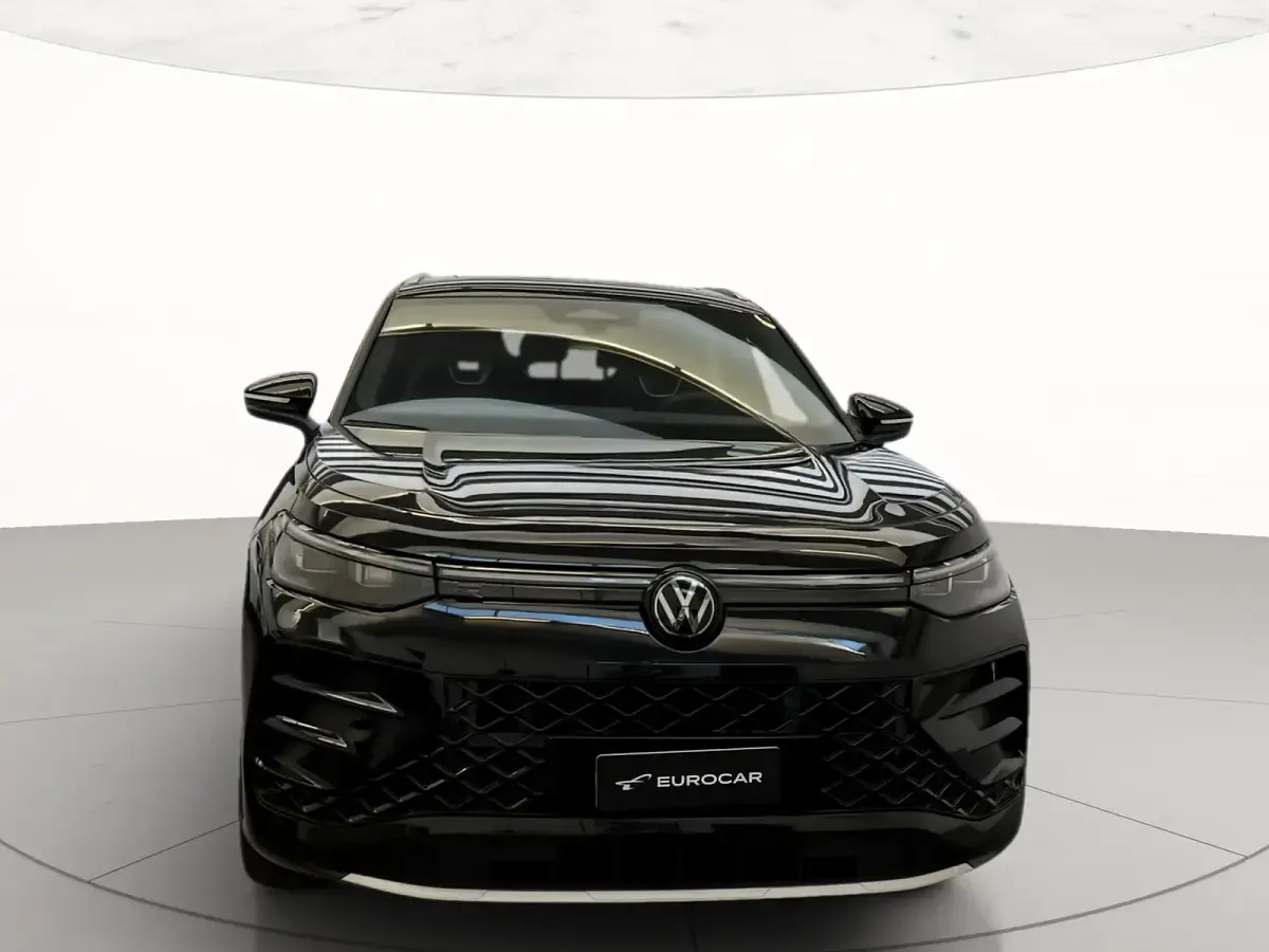 Nuova VW Tayron R-line 204 CV (150 kW) 2026 Grenadill black metallizzato SUV