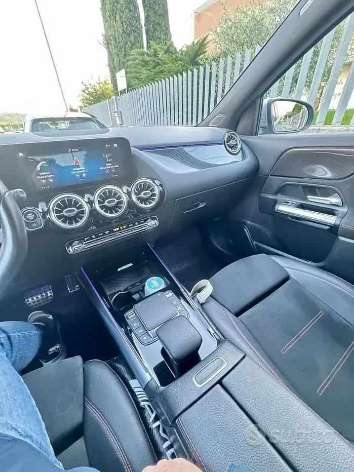 Usata Mercedes GLA180 Premium 116 CV (85 kW) 2020 Grigio SUV
