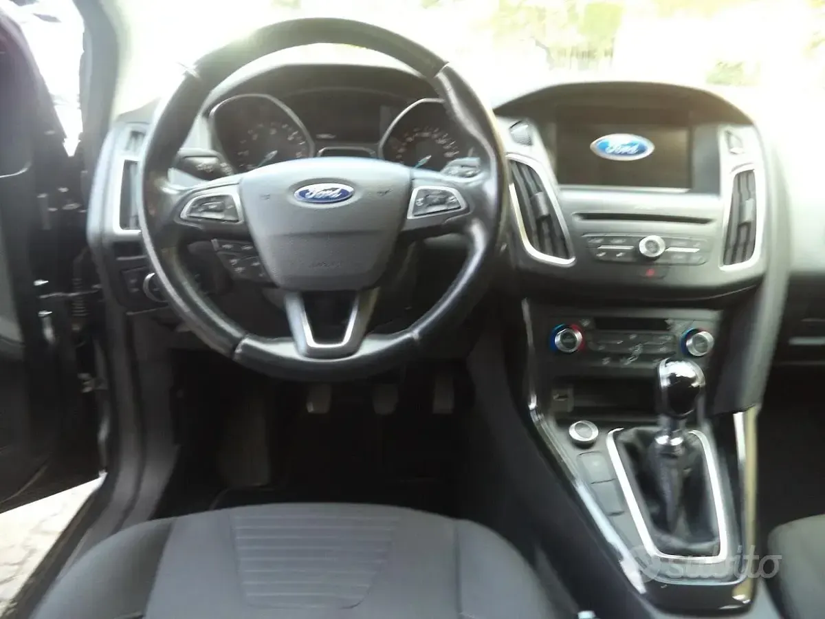Usata Ford Focus S 120 CV (88 kW) 2018 Grigio Station wagon