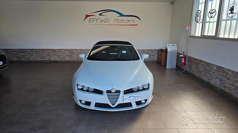 Usata Alfa Romeo Spider 184 CV (135 kW) 2009 Bianco Cabrio