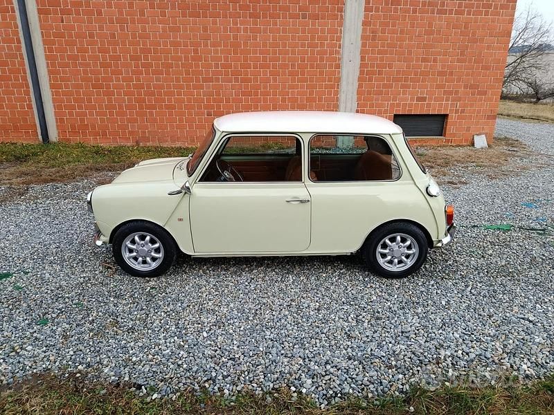 Usata Mini Cooper 44 CV (32 kW) 1991 Verde Utilitaria