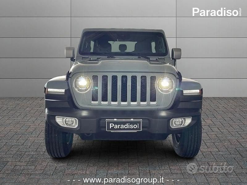 Begagnad Jeep Wrangler Overland 380 HK (279 kW) 2023 Grå SUV