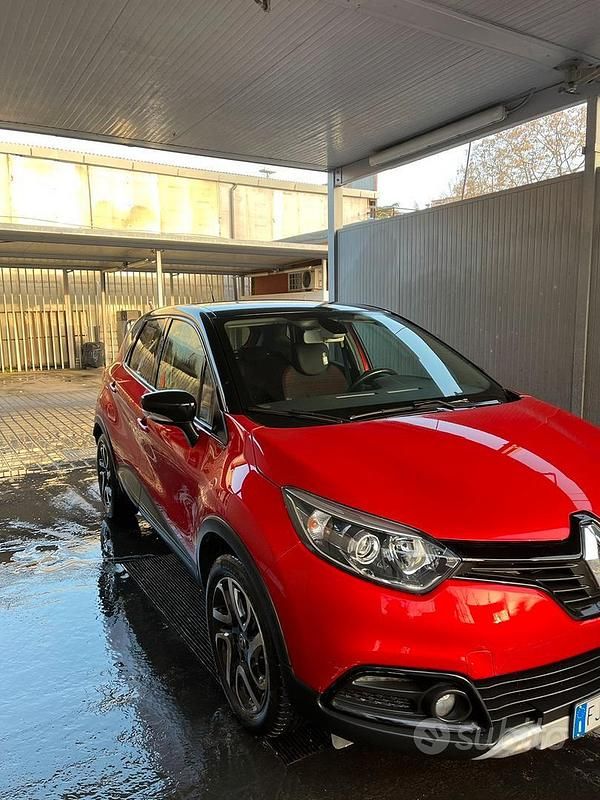 Usata Renault Captur 90 CV (66 kW) 2017 Rosso SUV