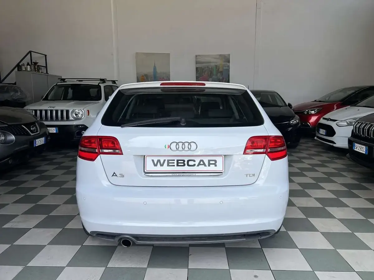 Usata Audi A3 Sportback Ambition 105 CV (77 kW) 2011 Bianco Utilitaria