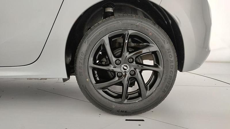 Usata Opel Corsa Design & Tech 101 CV (74 kW) 2022 Grigio Utilitaria