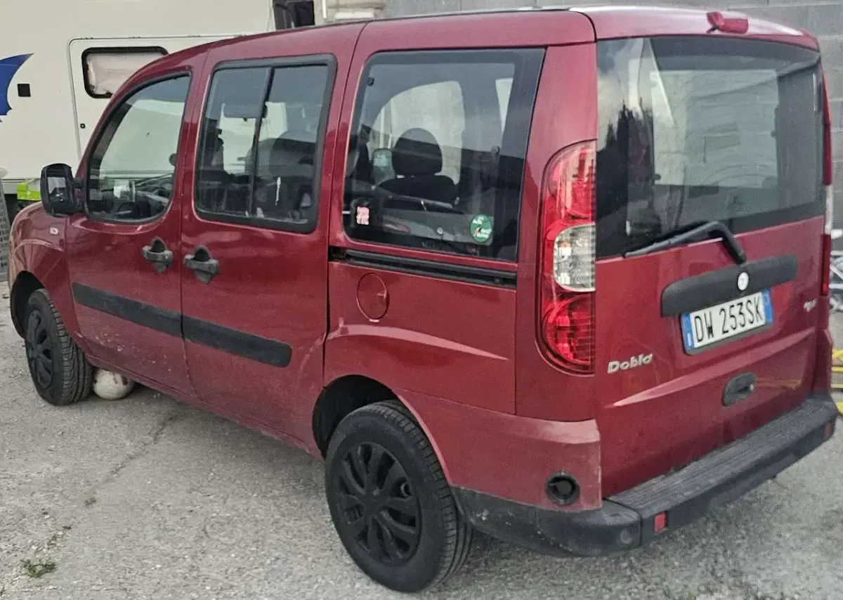Usata Fiat Doblò Active 103 CV (75 kW) 2009 Other Monovolume