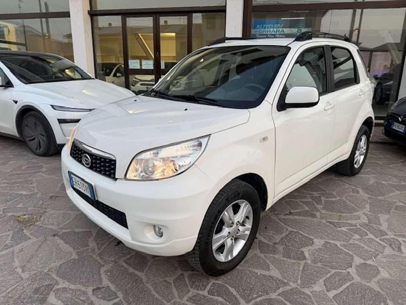 Usata Daihatsu Terios 102 CV (75 kW) 2011 Bianco SUV
