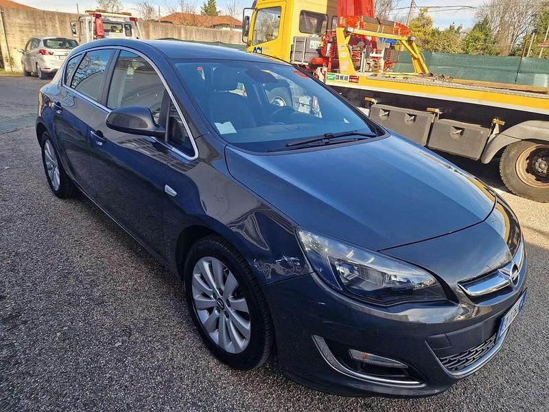 Usata Opel Astra Cosmo 110 CV (80 kW) 2015 Other Berlina