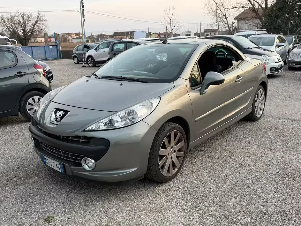 Usata Peugeot 207 CC 120 CV (88 kW) 2009 Grigio Cabrio