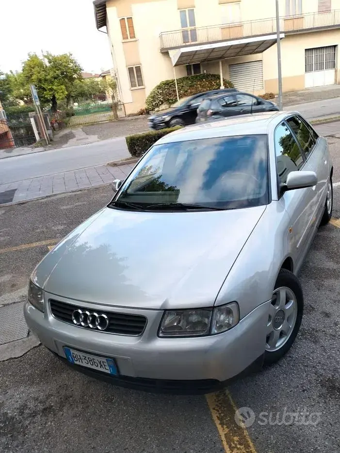 Usata Audi A3 90 CV (66 kW) 2000 Grigio Utilitaria