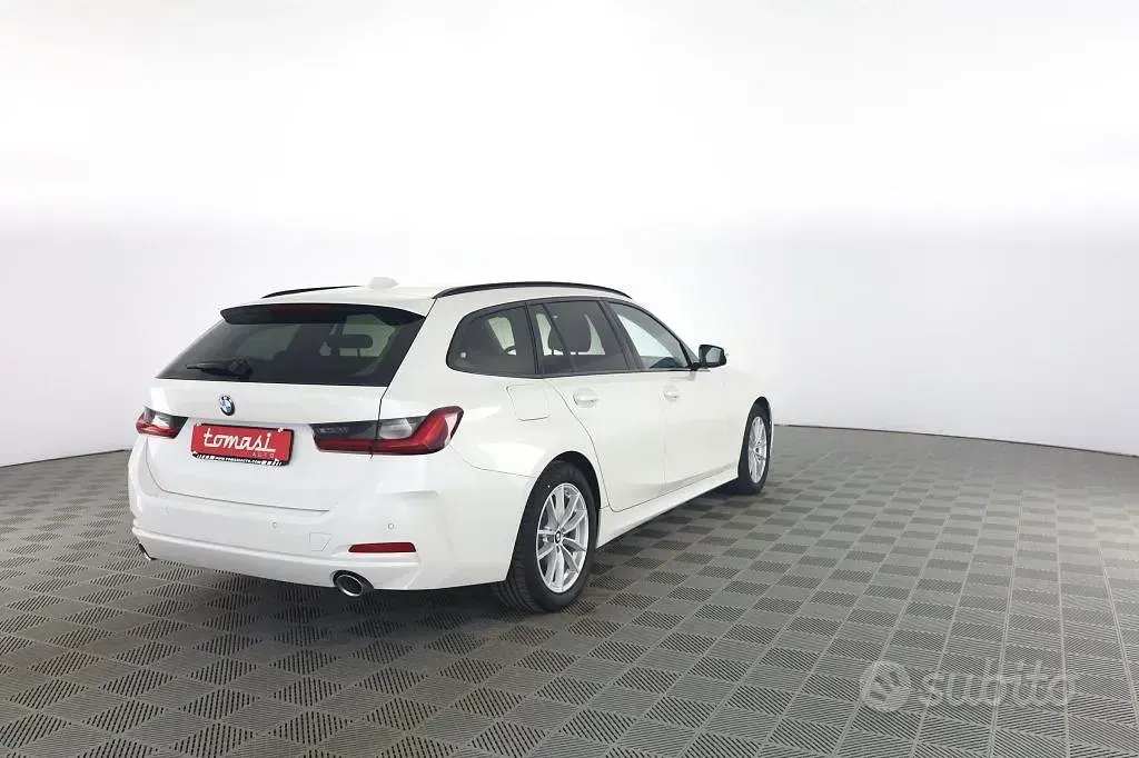 Usata BMW 318 Efficient Dynamics 150 CV (110 kW) 2023 Bianco Station wagon