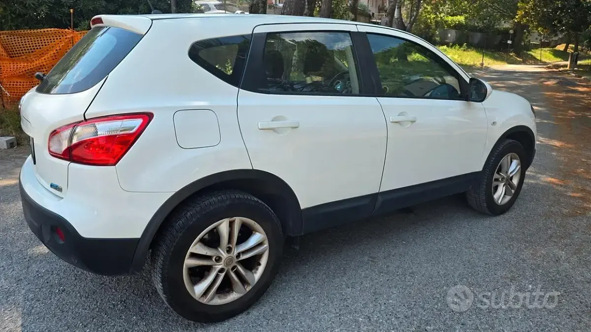 Usata Nissan Qashqai Tekna 106 CV (77 kW) 2010 Bianco SUV