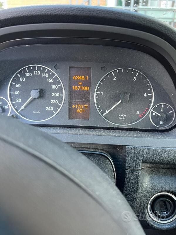 Grigio Usata 2006 Mercedes A200 Berlina | 1900 € (Buon prezzo) - Immagine 1/4