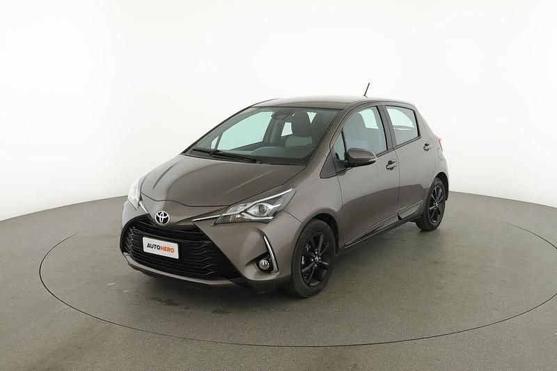 Usata Toyota Yaris Active 110 CV (80 kW) 2019 Grigio