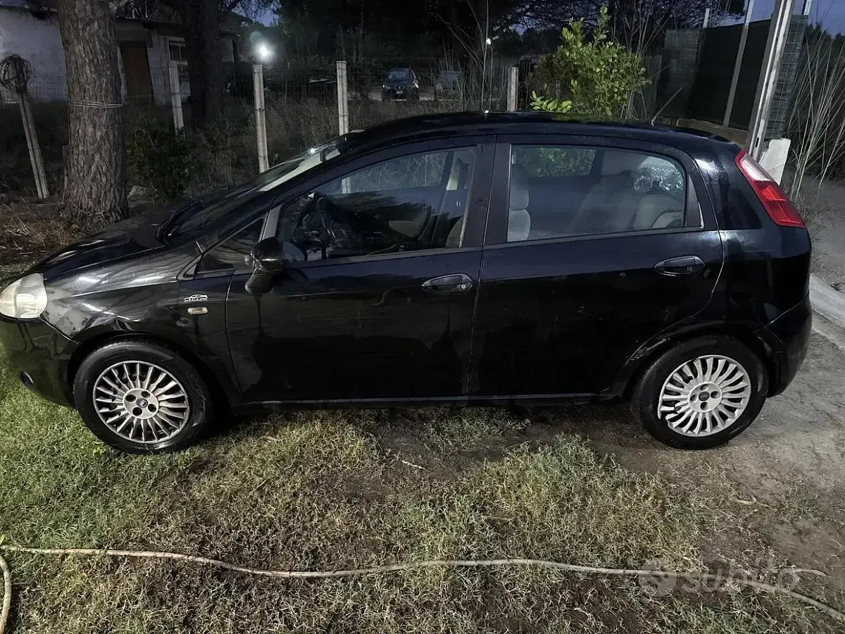 Usata Fiat Grande Punto 75 CV (55 kW) 2006 Nero Utilitaria