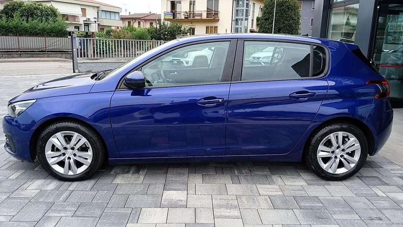 Usata Peugeot 308 Business-Line 131 CV (96 kW) 2020 Blu/azzurro Berlina