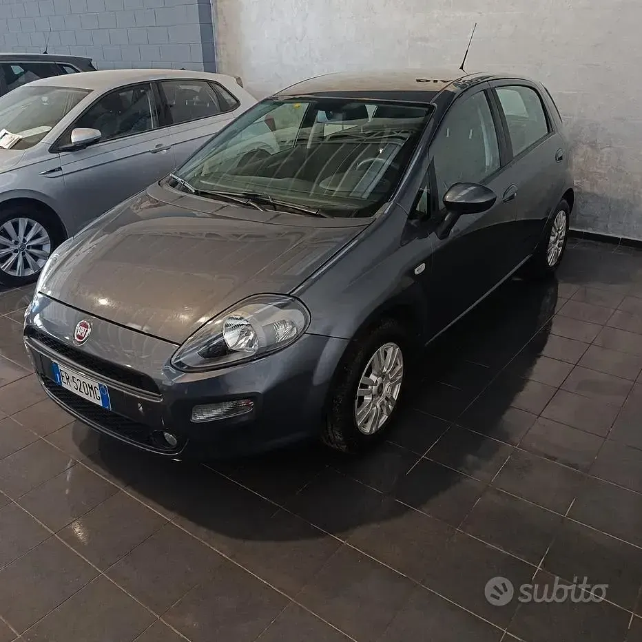 Occasion Fiat Punto Lounge 75 ch (55 kW) 2013 Gris Citadine