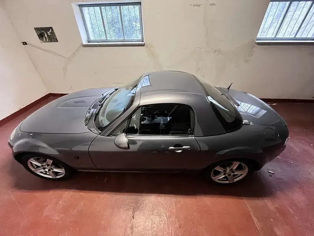 Usata Mazda MX5 126 CV (92 kW) 2006 Cabrio