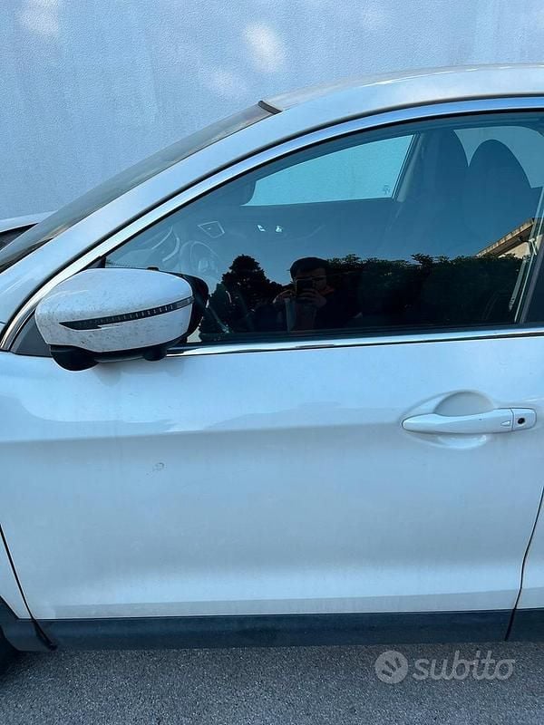 Usata Nissan Qashqai 163 CV (119 kW) 2016 Bianco SUV