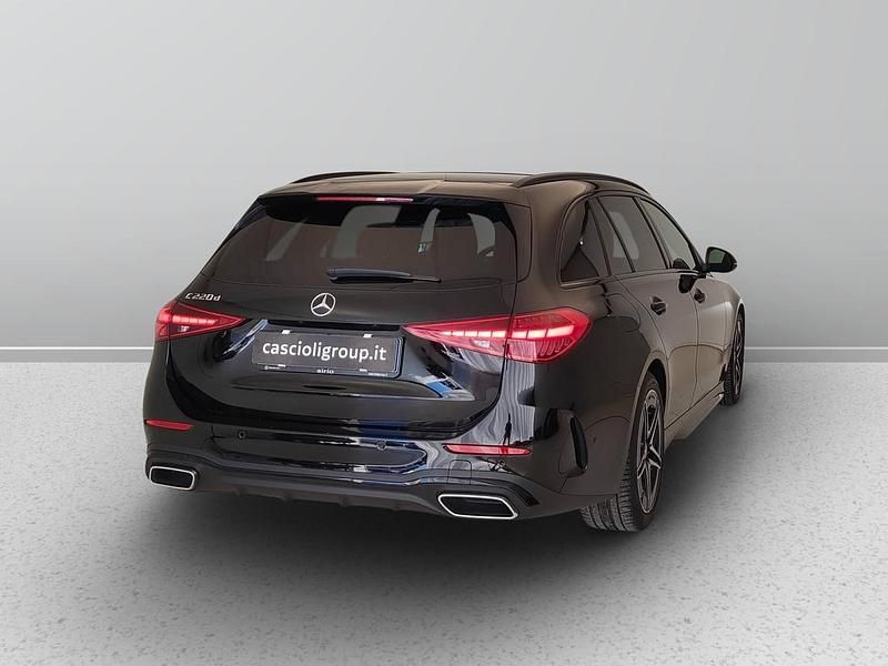 Usata Mercedes 220 Advanced 197 CV (144 kW) 2024 Nero Station wagon
