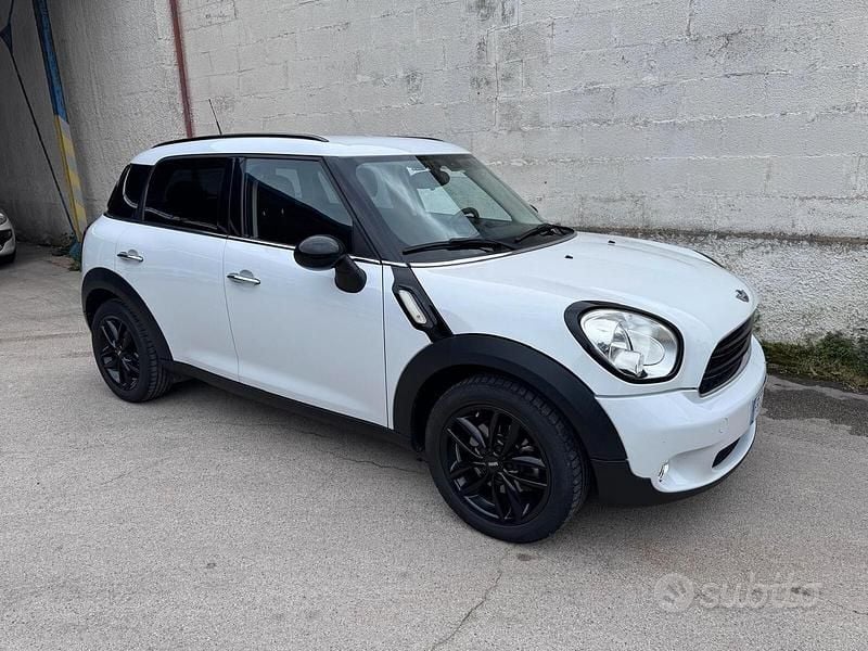 Usata Mini Cooper D Countryman 89 CV (65 kW) 2016 Bianco SUV