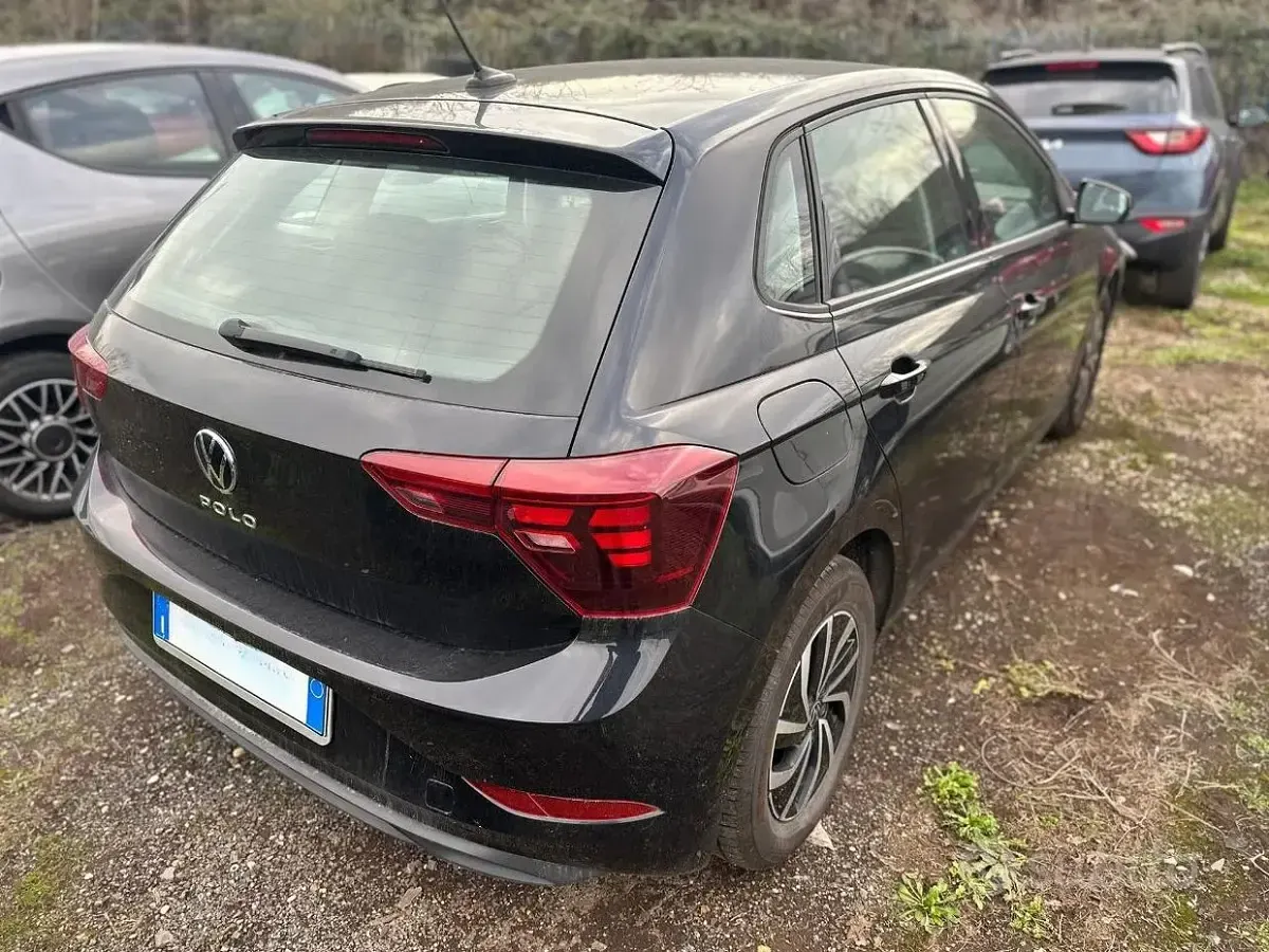 Usata VW Polo Life 95 CV (69 kW) 2023 Nero Utilitaria